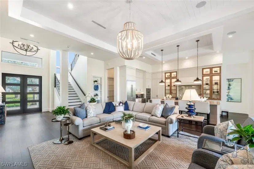 Picture of 725 Parkview Ln, Naples FL 34103