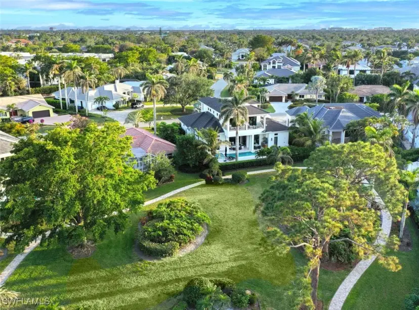 Picture of 725 Parkview Ln, Naples FL 34103