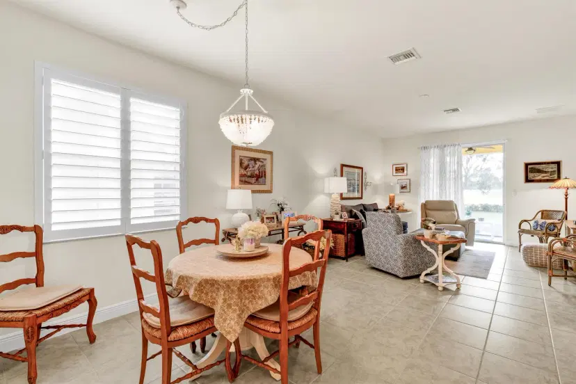 Picture of 6345 Oxford Circle 101, Vero Beach FL 32966