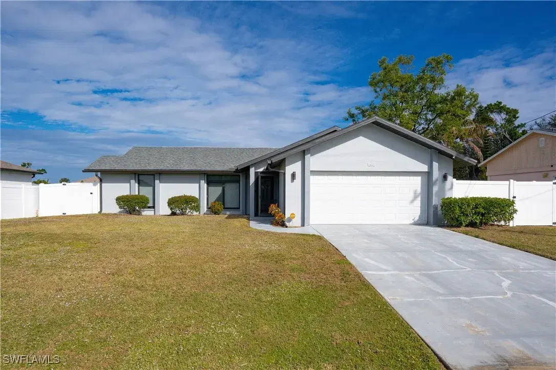Picture of 1423 SE 11Th Ter, Cape Coral, FL 33990