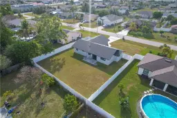 Picture of 1423 SE 11Th Ter, Cape Coral, FL 33990