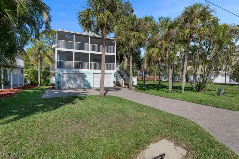 Picture of 751 Glendale Ave, Naples FL 34110