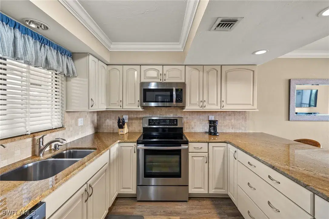 Picture of 4200 Steamboat Bend 303, Fort Myers, FL 33919