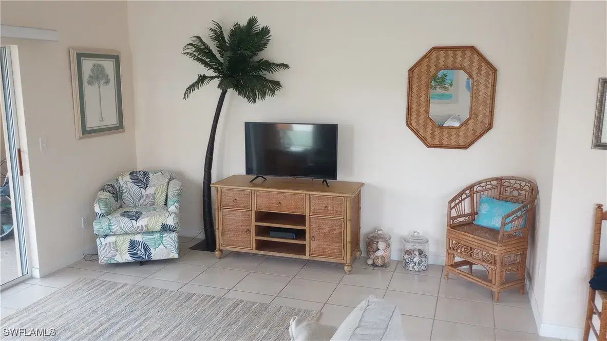 Picture of 1406 Weeping Willow Ct, Cape Coral, FL 33909