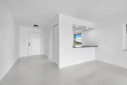 Picture of 400 Wilma Circle 301, Riviera Beach, FL 33404