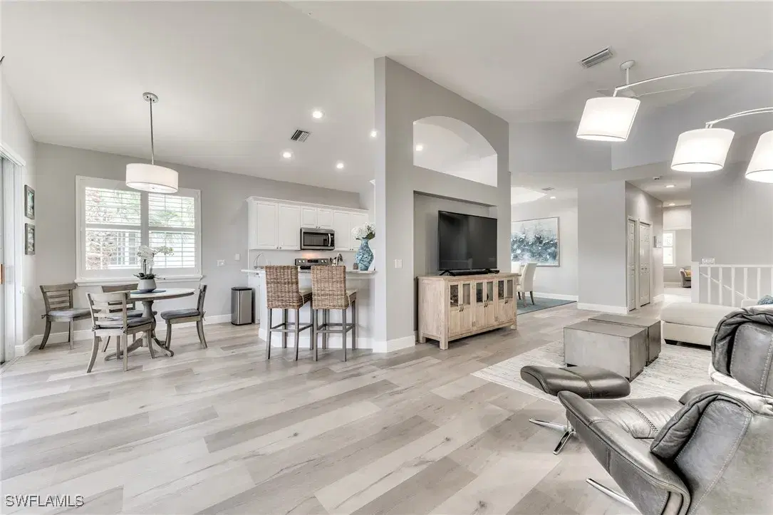 Picture of 9181 Palmetto Ridge Dr 202, Estero, FL 34135