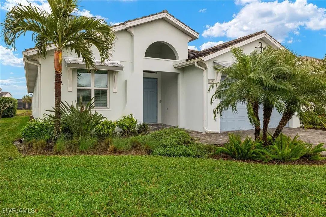 Picture of 8880 Redonda Dr, Naples, FL 34114