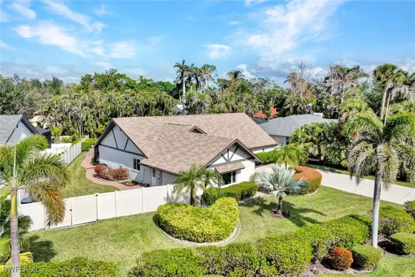 Picture of 15943 Gleneagle Ct, Fort Myers FL 33908