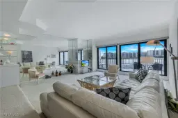 Picture of 210 La Peninsula Blvd 210, Naples, FL 34113