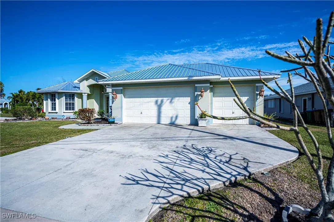Picture of 3301 SE 4Th Pl, Cape Coral, FL 33904