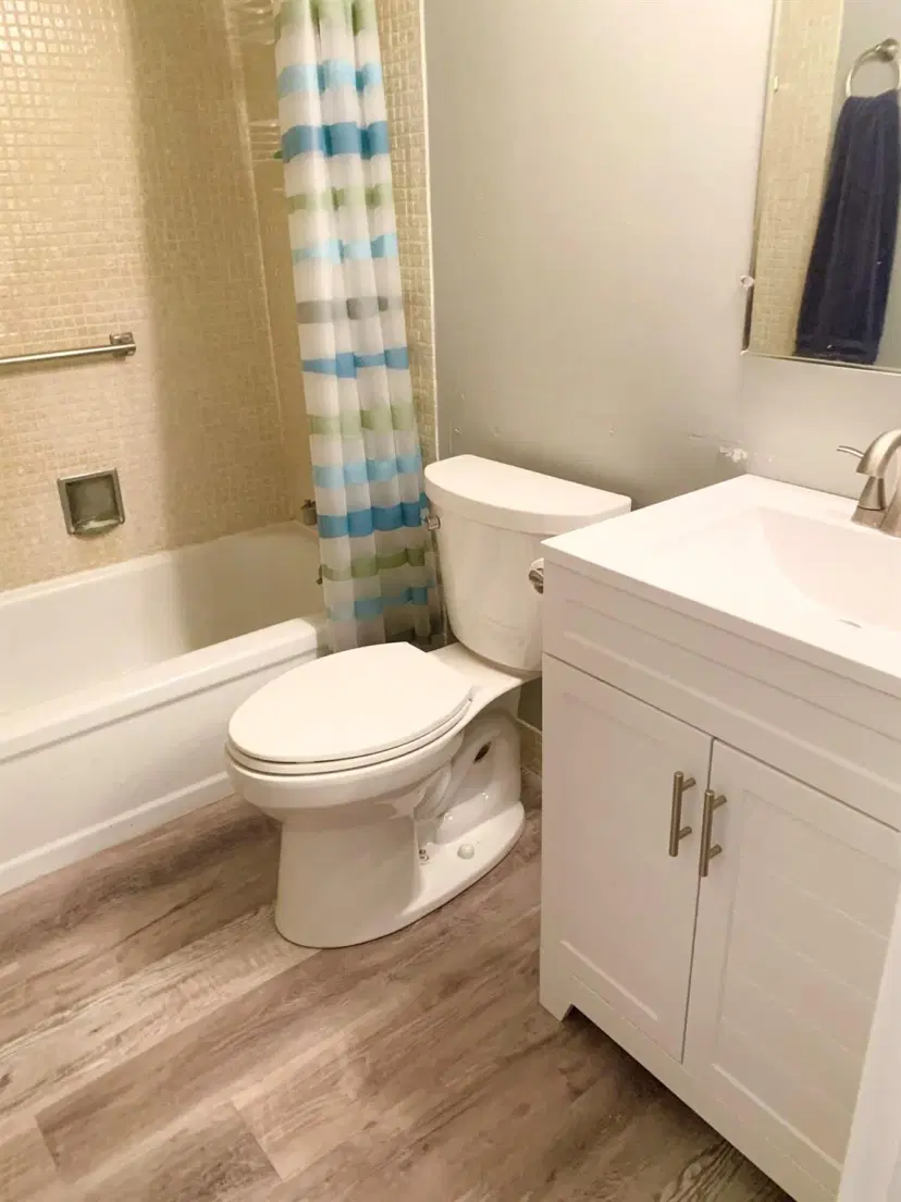 Picture of 119 Canterbury E, West Palm Beach FL 33417