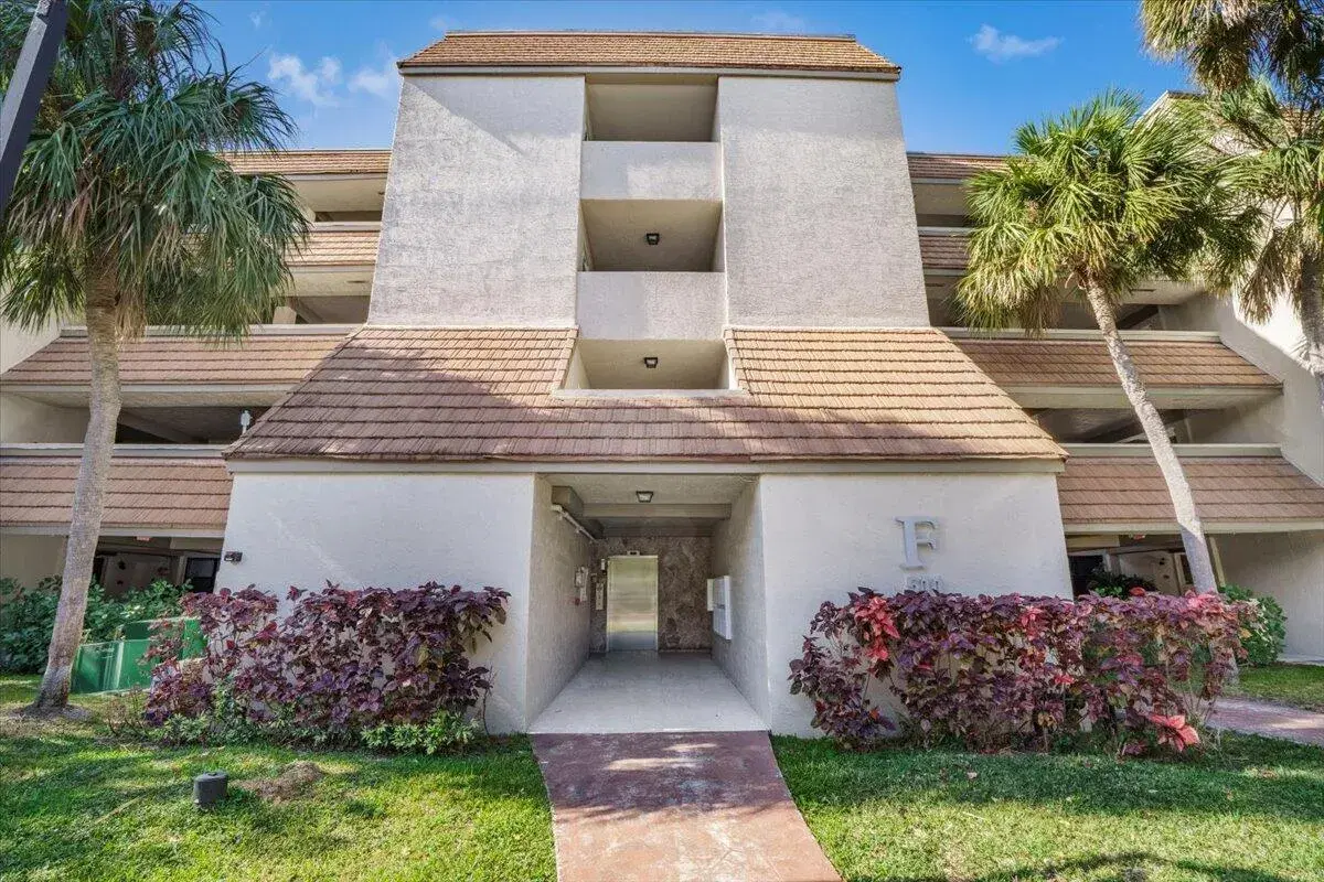 Picture of 511 Ives Dairy Road 101-6, Miami, FL 33179