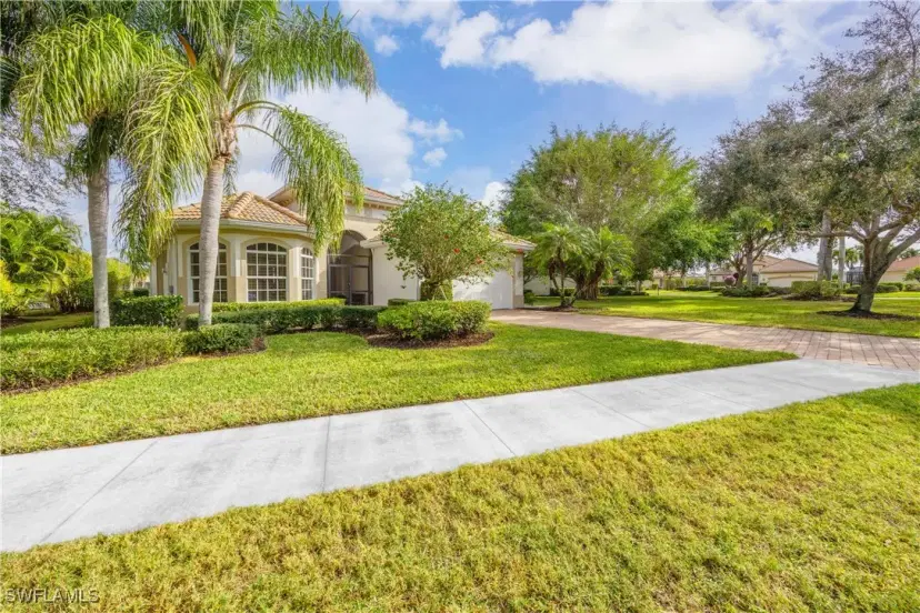 Picture of 6786 Bent Grass Dr, Naples FL 34113