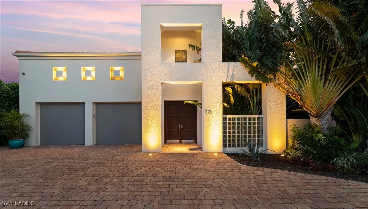Picture of 576 96Th Ave N, Naples, FL 34108