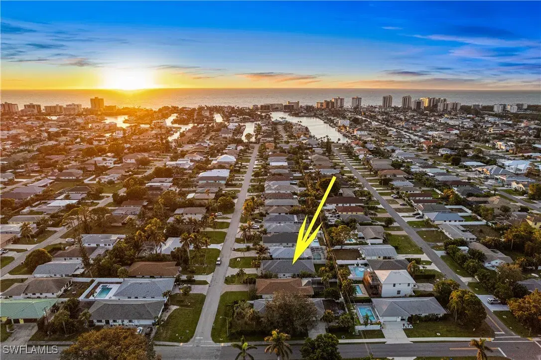 Picture of 589 104Th Ave N, Naples, FL 34108