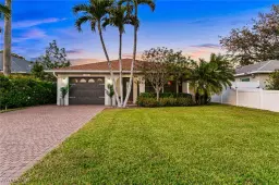 Picture of 589 104Th Ave N, Naples, FL 34108