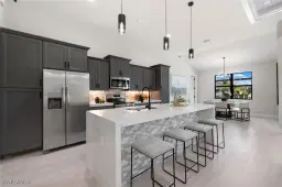 Picture of 1806 NW 38Th Pl, Cape Coral, FL 33993