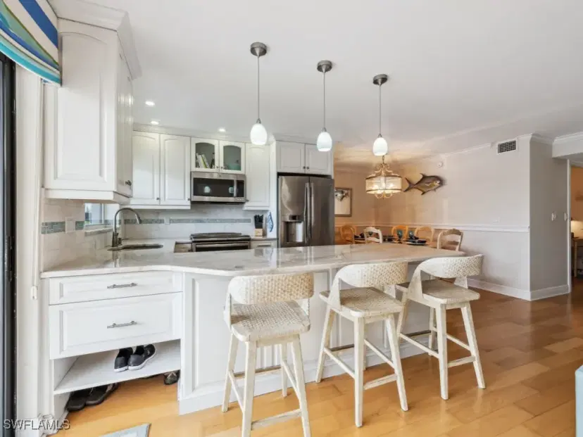 Picture of 3200 Gulf Shore Blvd N 407, Naples FL 34103