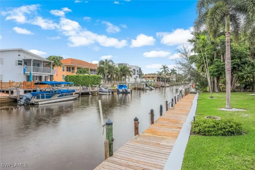 Picture of 1686 Blue Point Ave B9, Naples FL 34102