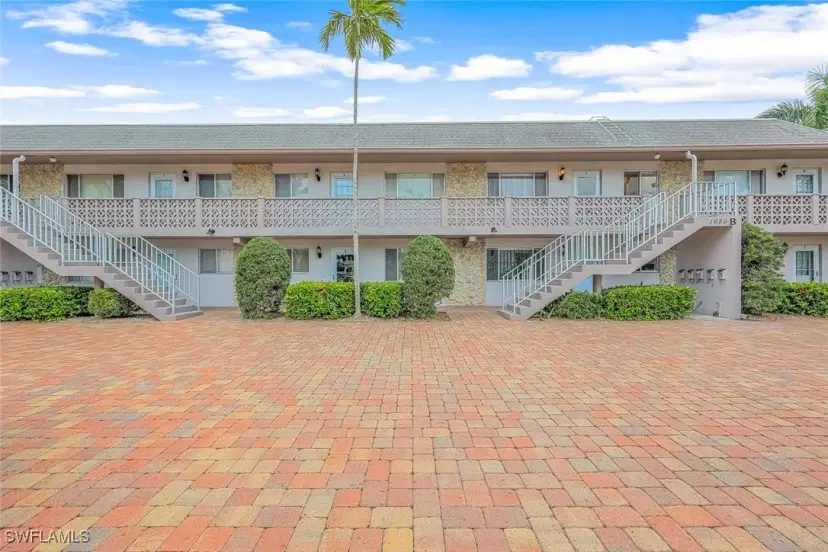 Picture of 1686 Blue Point Ave B9, Naples FL 34102