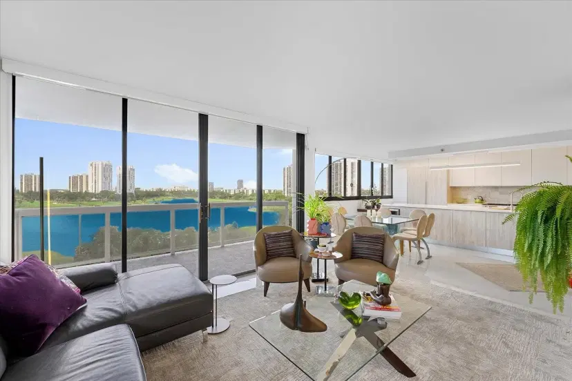 Picture of 20185 E Country Club Dr 705, Miami FL 33180