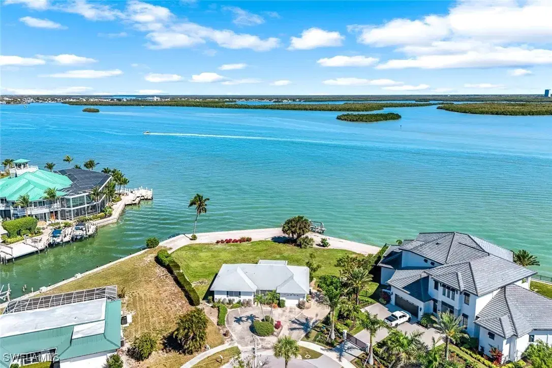 Picture of 980 Iris Ct, Marco Island, FL 34145