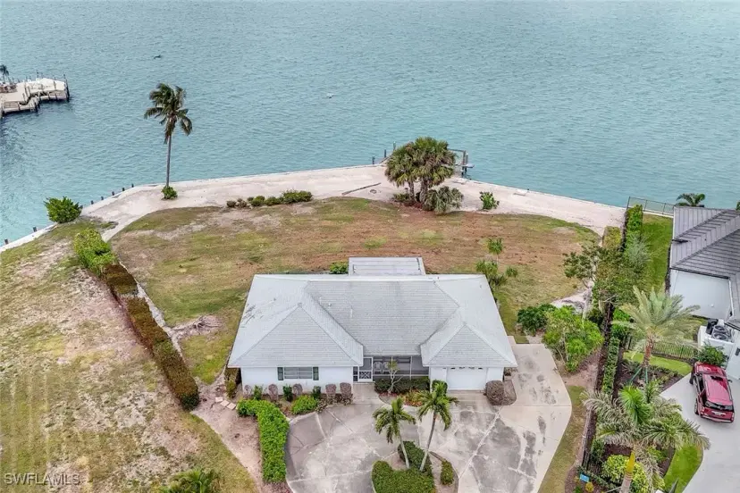 Picture of 980 Iris Ct, Marco Island FL 34145