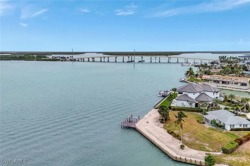 Picture of 980 Iris Ct, Marco Island FL 34145