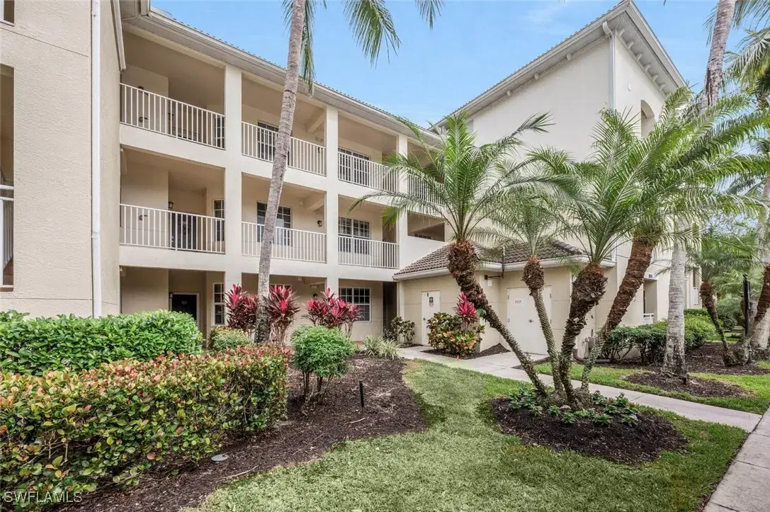 Picture of 1886 Tarpon Bay Dr S 102, Naples, FL 34119