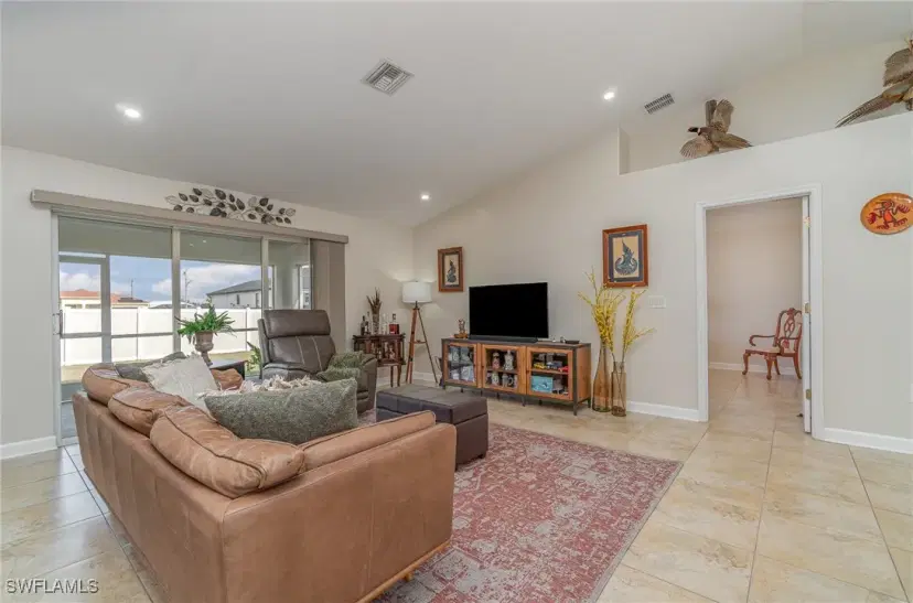 Picture of 305 NE 15Th Ter, Cape Coral FL 33909