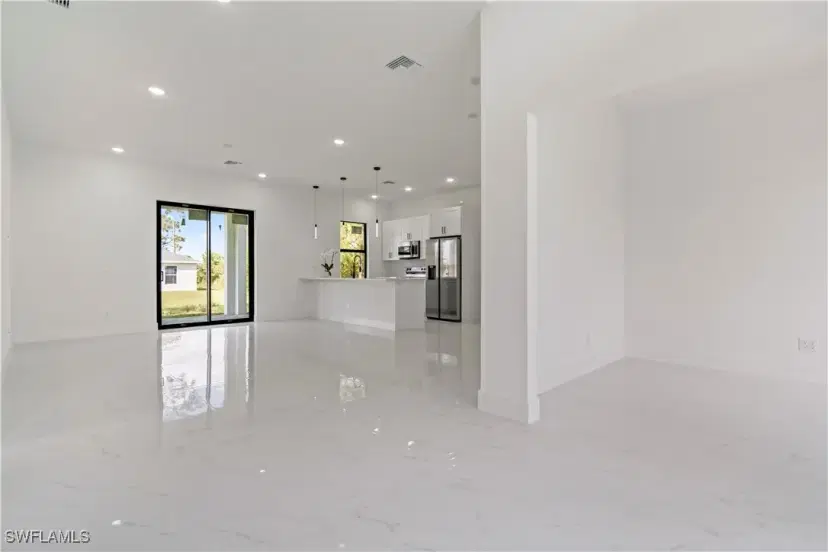 Picture of 2001 Curry Ave N, Lehigh Acres FL 33971