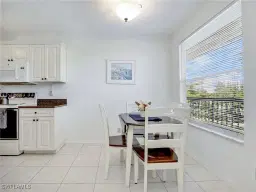 Picture of 360 Horse Creek Dr 305, Naples, FL 34110