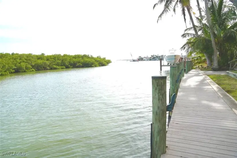 Picture of 2195 Sheepshead Dr, Naples FL 34102