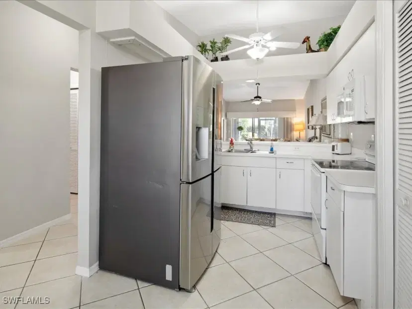 Picture of 10808 King George Ln 2602, Naples FL 34109
