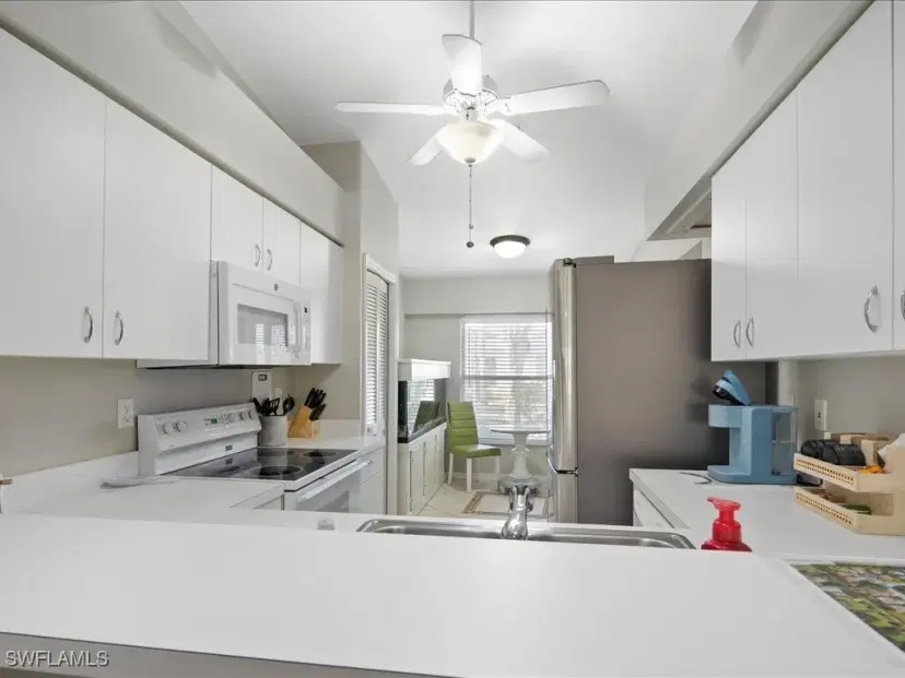 Picture of 10808 King George Ln 2602, Naples FL 34109
