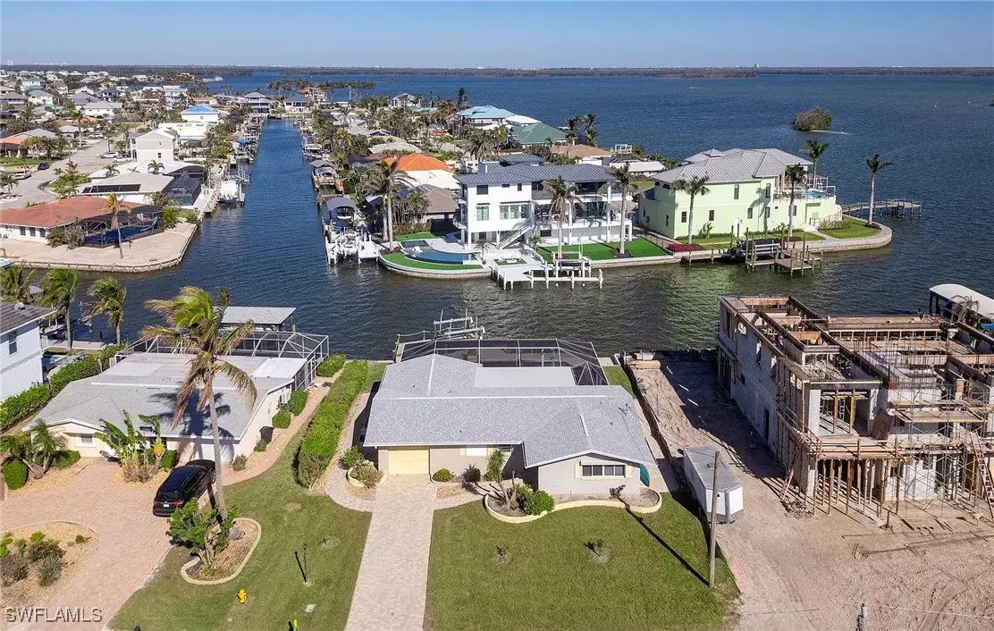 Picture of 49 Fairview Blvd, Fort Myers Beach, FL 33931
