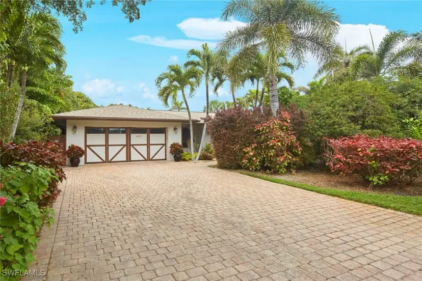 Picture of 695 7Th Ave N, Naples FL 34102
