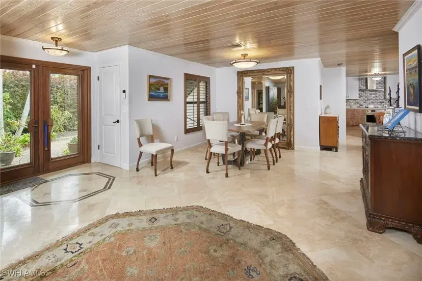 Picture of 695 7Th Ave N, Naples FL 34102