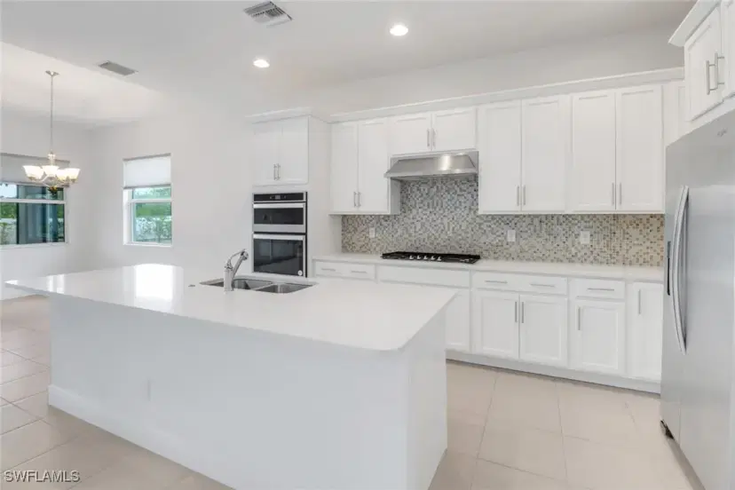 Picture of 9248 Cayman Dr, Naples FL 34114