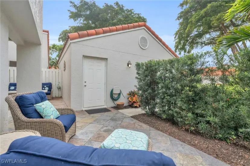 Picture of 833 Reef Point Cir, Naples FL 34108