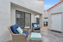 Picture of 833 Reef Point Cir, Naples, FL 34108