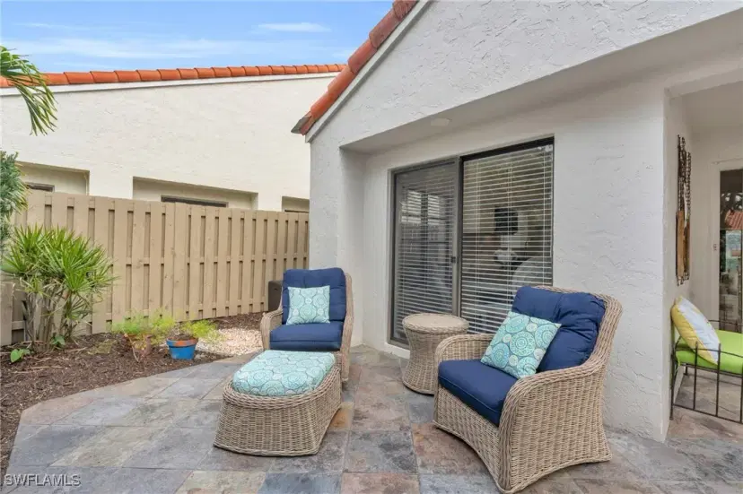 Picture of 833 Reef Point Cir, Naples FL 34108