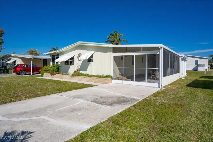 Picture of 4 Lake Diane Dr, Naples FL 34114