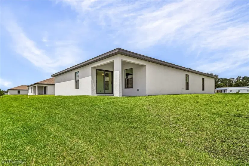 Picture of 835 Gen D Macarthur Ave, Labelle FL 33935