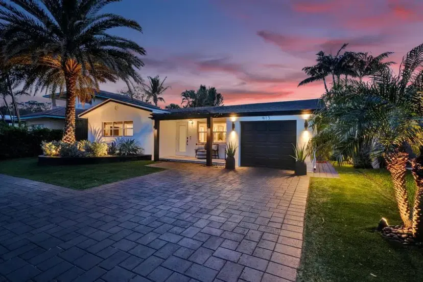 Picture of 913 S Lakeside Place, Lantana FL 33462