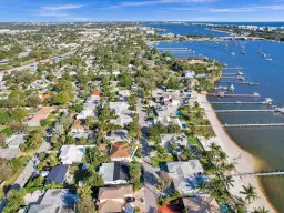 Picture of 913 S Lakeside Place, Lantana, FL 33462
