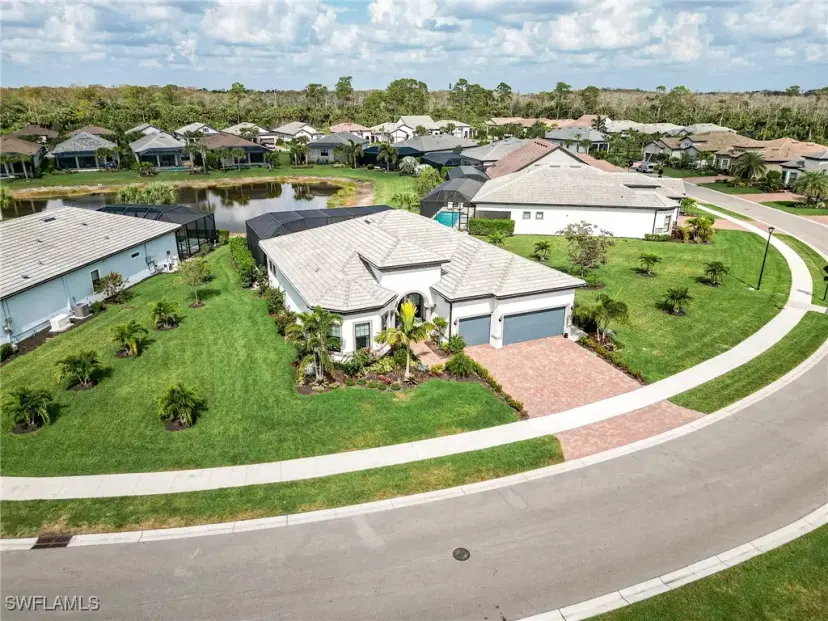 Picture of 9741 Everglades Dr, Naples FL 34120