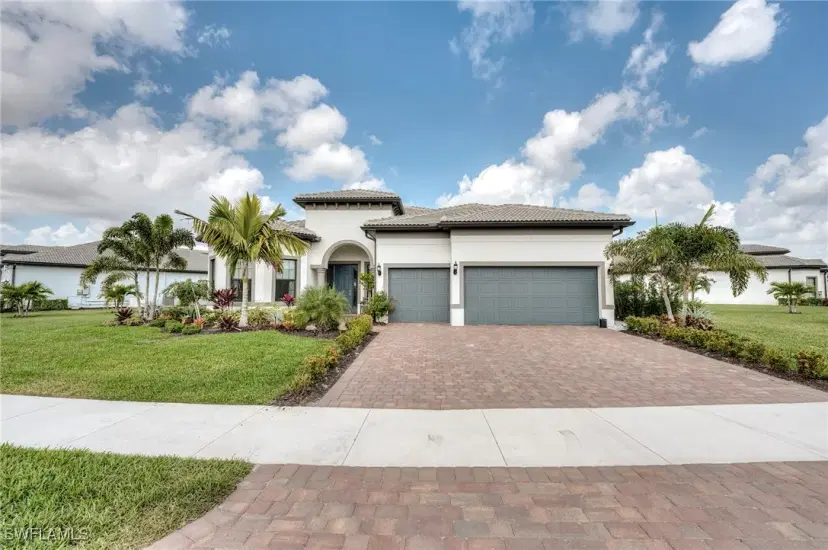 Picture of 9741 Everglades Dr, Naples FL 34120