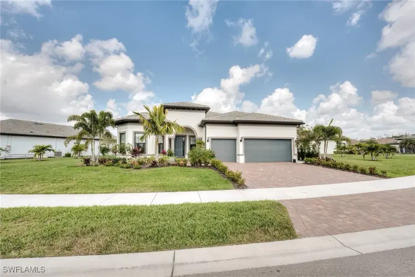 Picture of 9741 Everglades Dr, Naples FL 34120