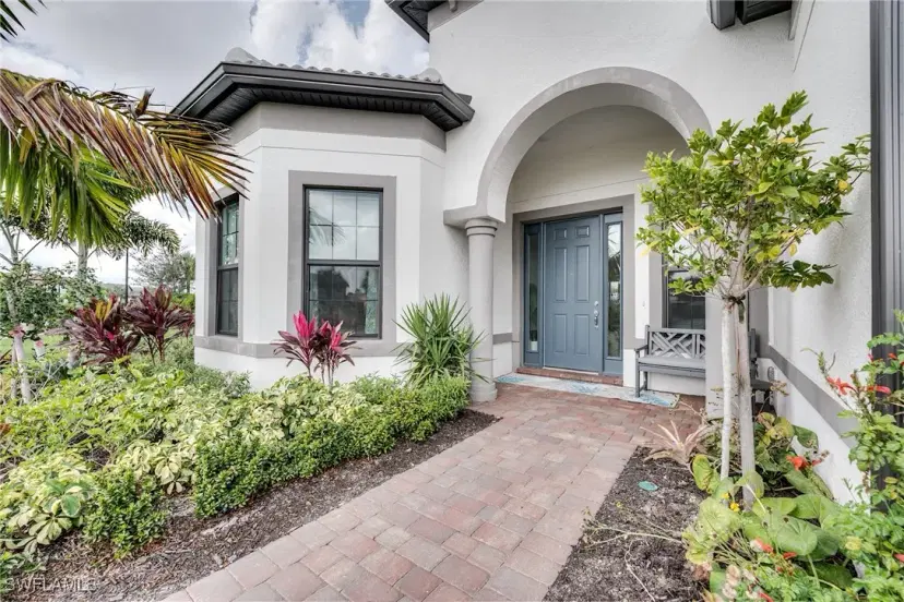 Picture of 9741 Everglades Dr, Naples FL 34120